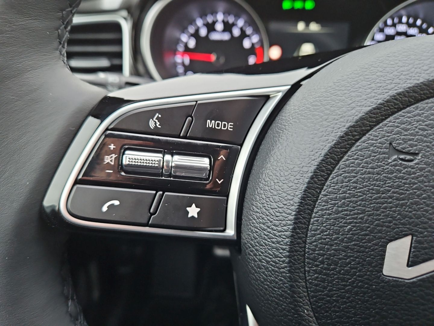Kia Ceed Lim 1.0T Vision Komfort - Samsaru's Car Outlet
