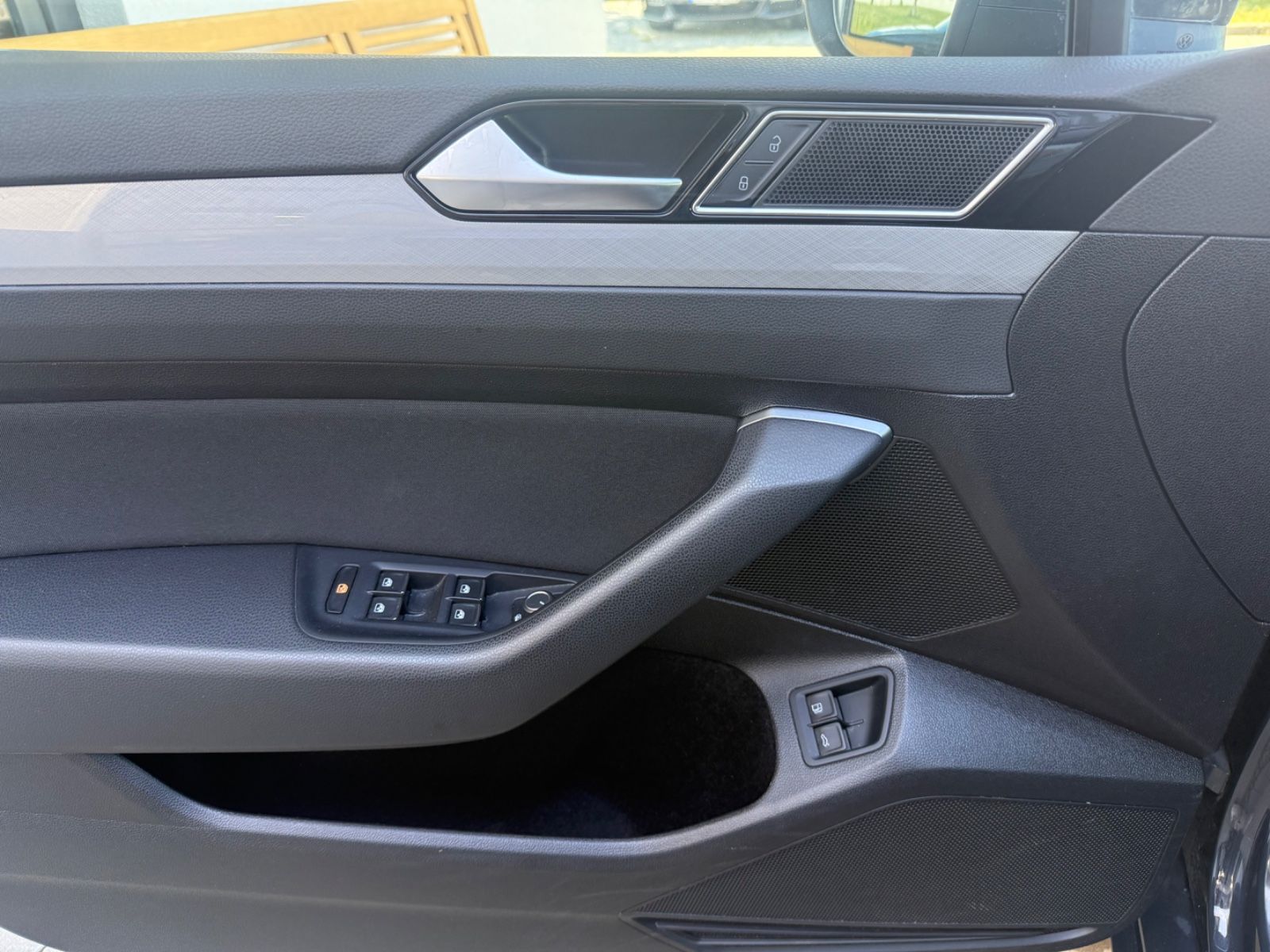 Volkswagen Passat Variant GTE - Samsaru's Car Outlet