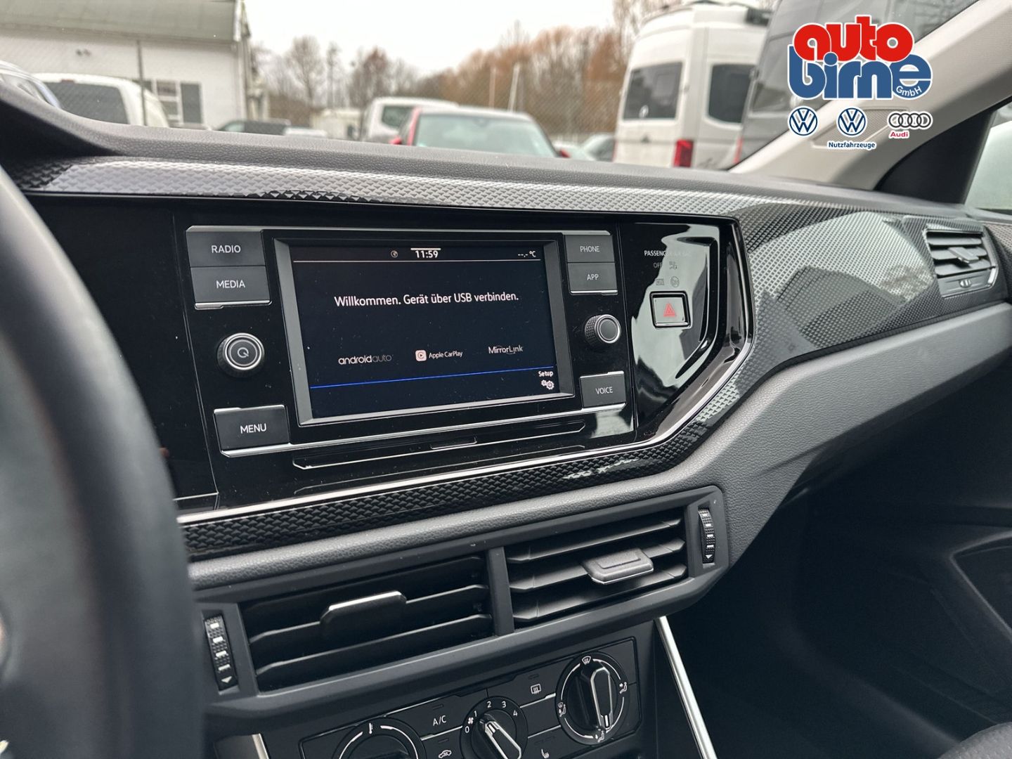 Volkswagen Taigo 1.0 TSI Life - Samsaru's Car Outlet