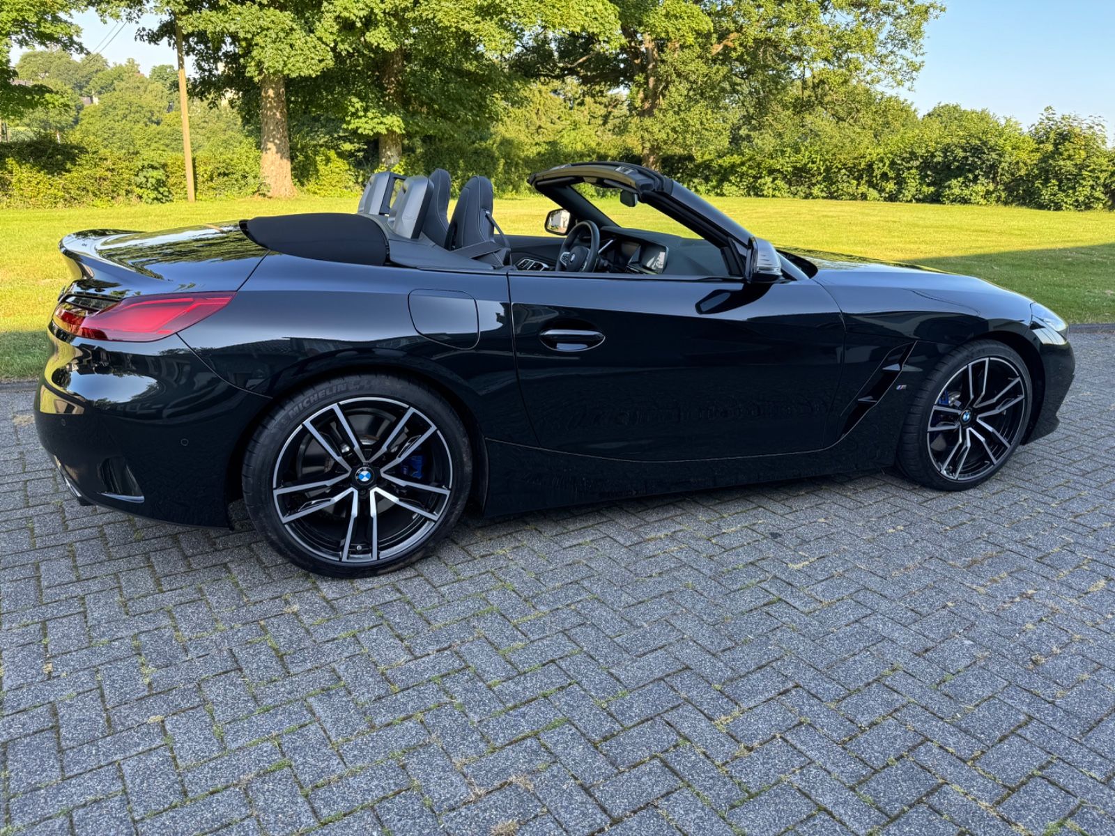 BMW Z4 M 40i - Samsaru's Car Outlet