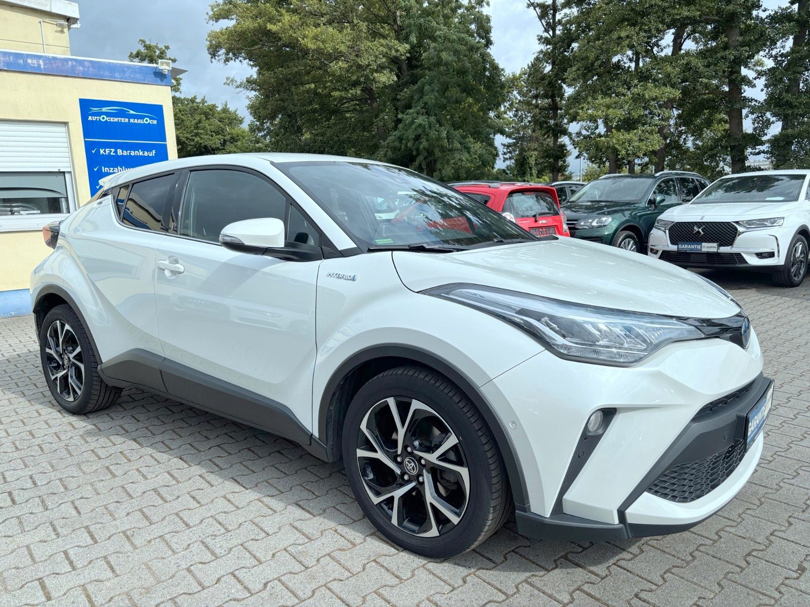 Toyota C-HR Hybrid - Samsaru's Car Outlet