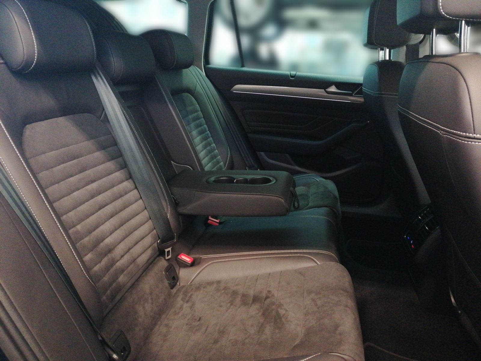 Volkswagen Passat GTE R-Line - Samsaru's Car Outlet