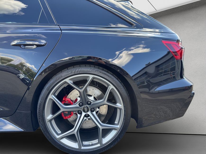 Audi RS6 Avant 4,0 l TFSI Performace quattro Pano AHK