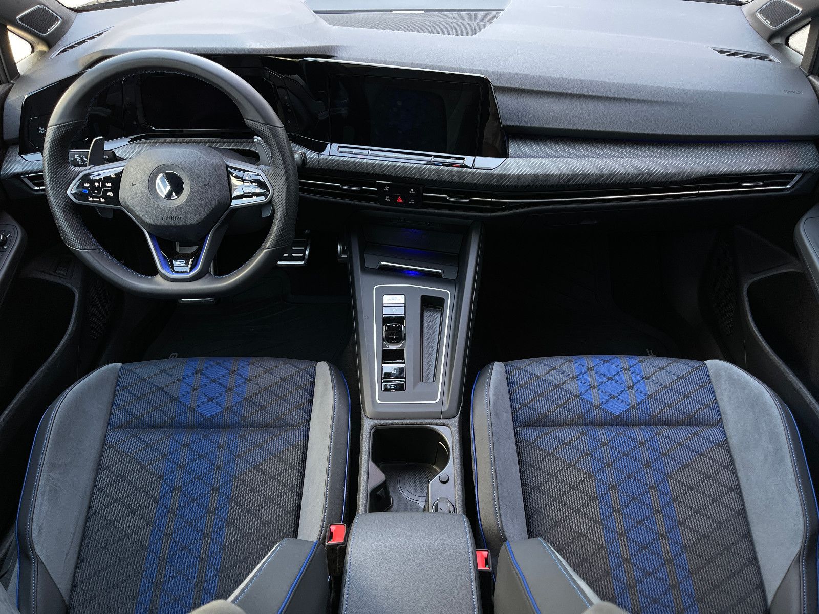 Volkswagen Golf R Variant 2.0TSi 4Motion DSG - Samsaru's Car Outlet