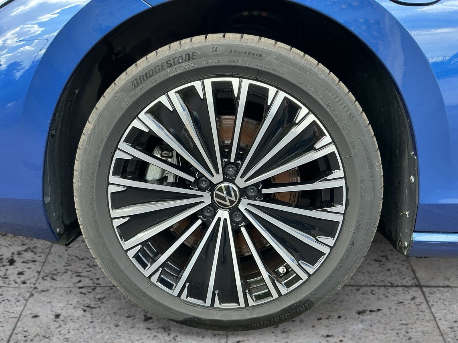 Volkswagen Passat Variant 1.5 eHYBRID ELEGANCE 5JG+AHK+PANO