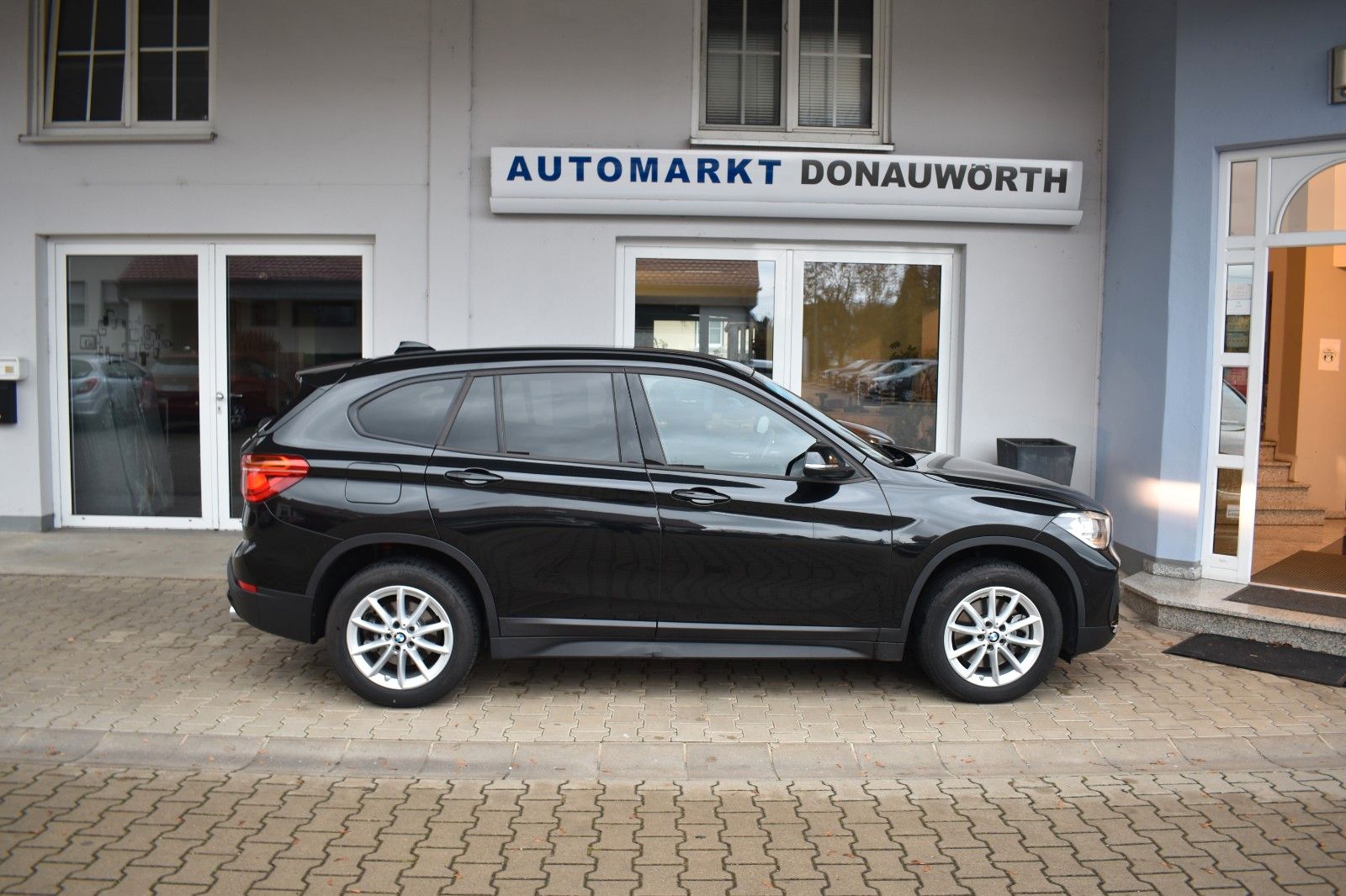 BMW X1 xDrive20i Aut. Advantage - Samsaru's Car Outlet