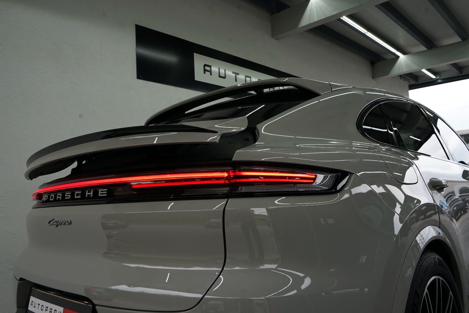Porsche Cayenne Coupe E-Hybrid/Kreide/HUD/P-DISPLAY/AHK