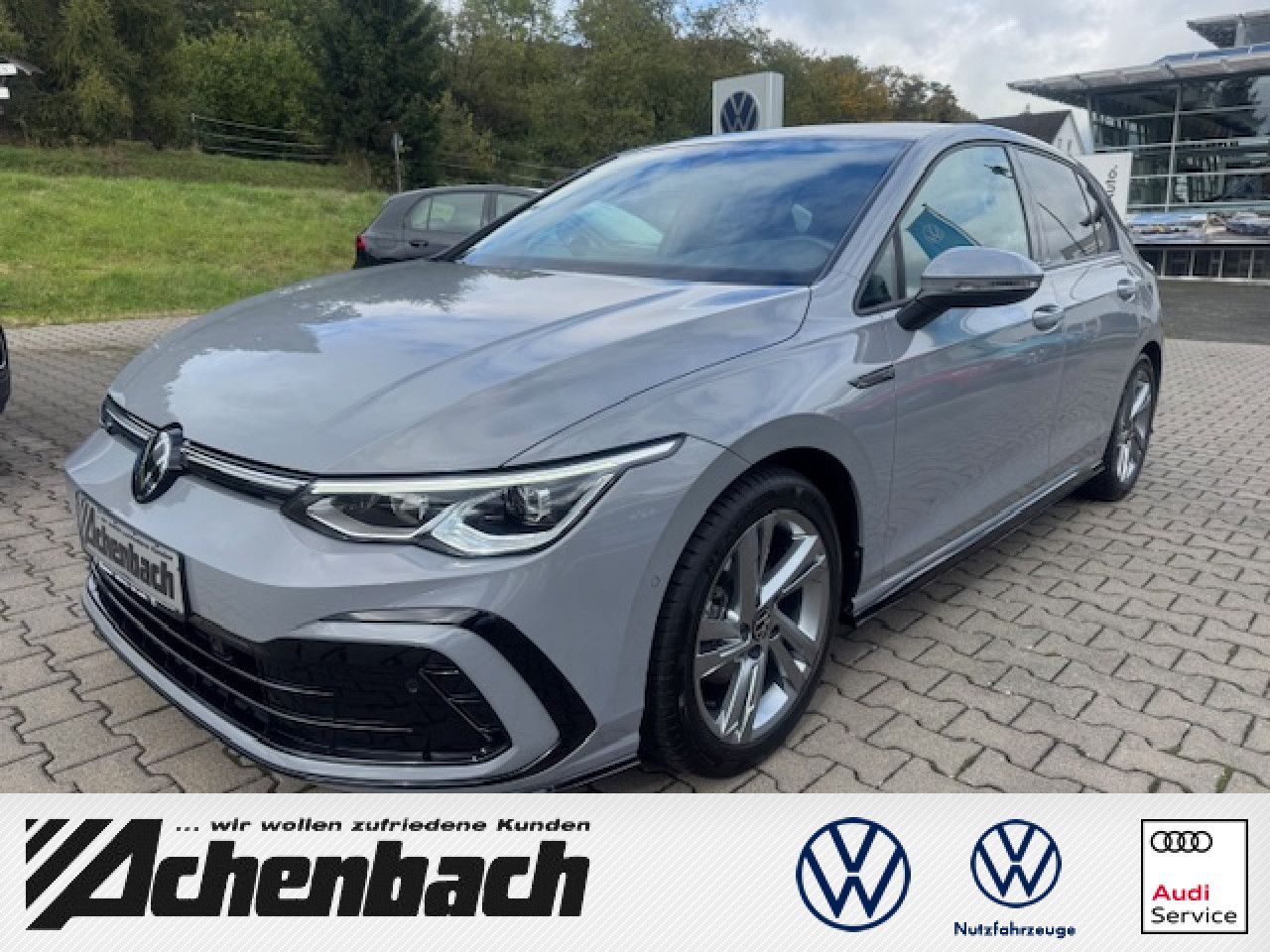 Volkswagen Golf VIII R-Line 1.5 eTSI DSG - Samsaru's Car Outlet
