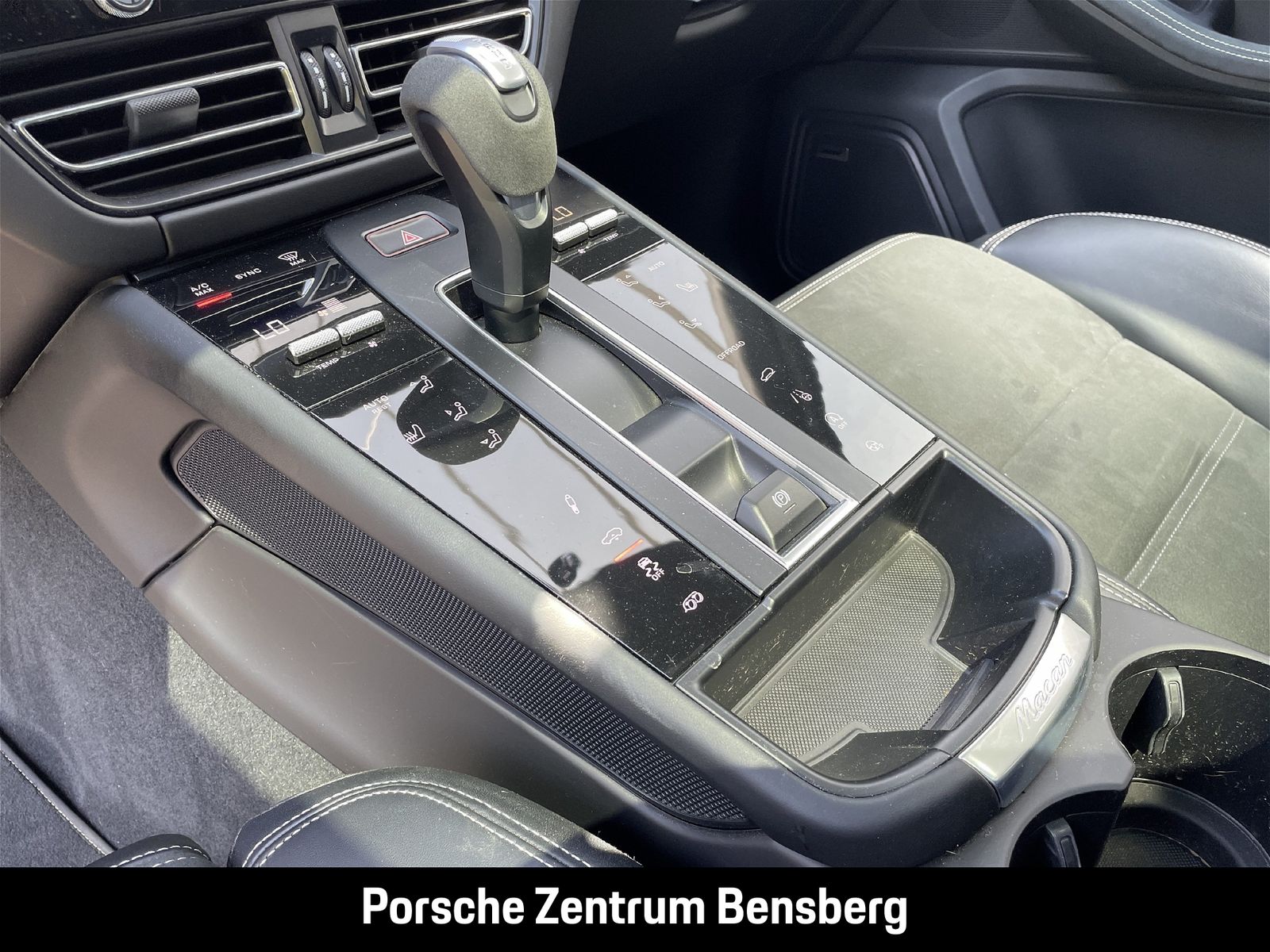Porsche Macan GTS Pano StHz 18W ACC Surround View