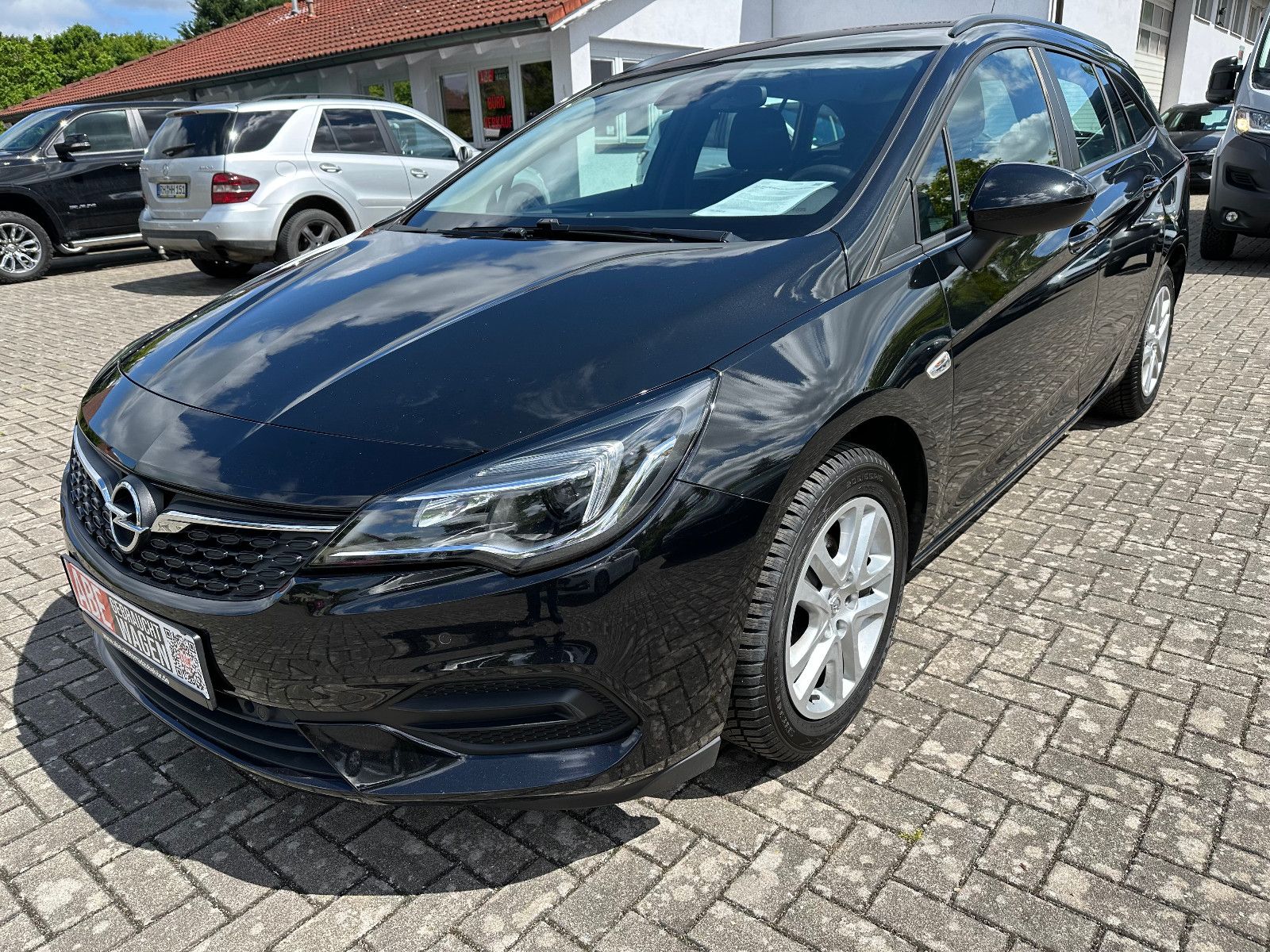 Opel Astra K 1.4 Turbo Sports Tourer Edition - Samsaru's Car Outlet