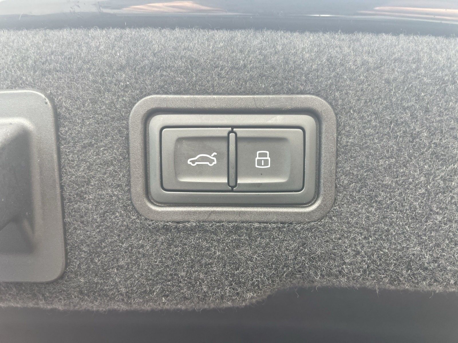 Audi A8 50 TDI quattro - Samsaru's Car Outlet