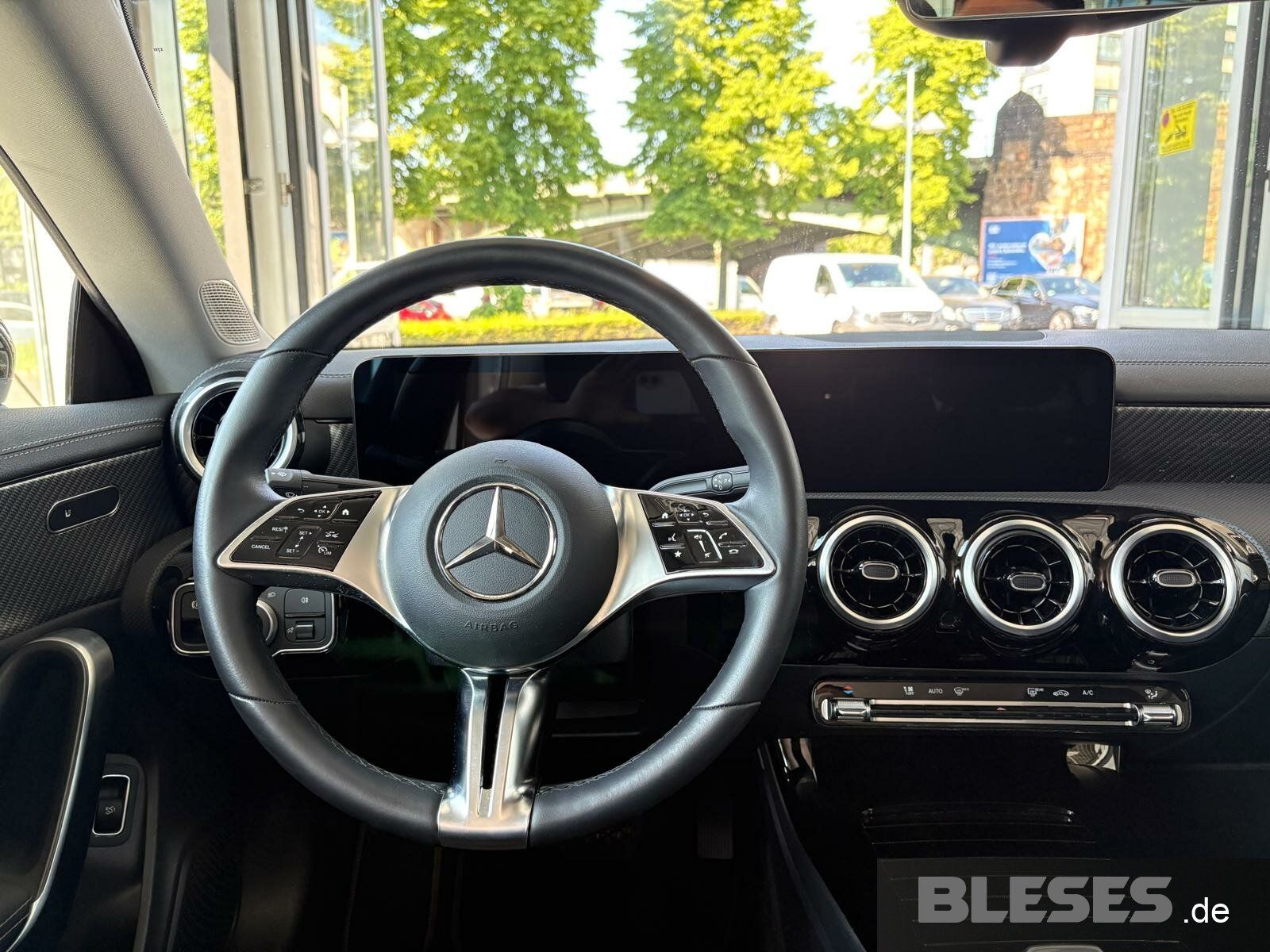 Mercedes-Benz CLA 180 Coupé - Samsaru's Car Outlet
