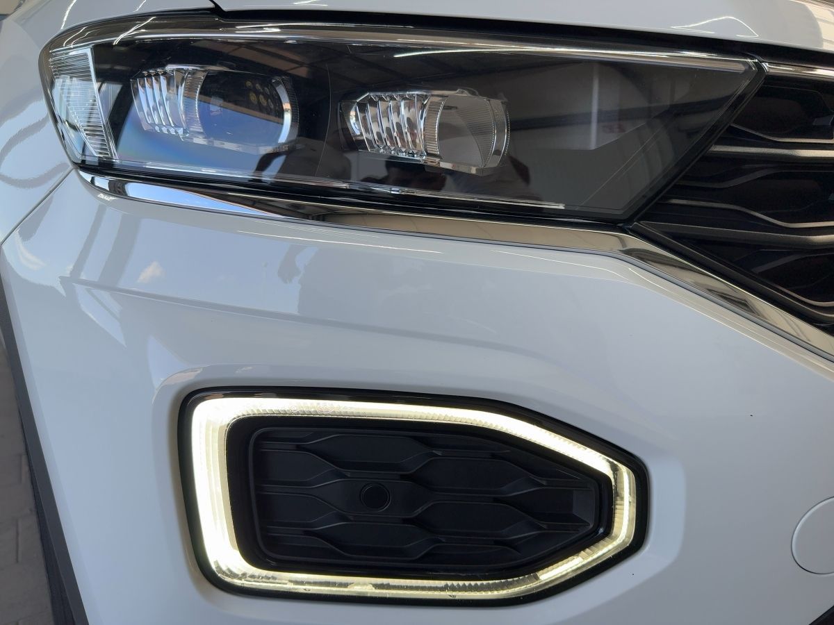 Volkswagen T-Roc 1.5 TSI DSG Sport - Samsaru's Car Outlet