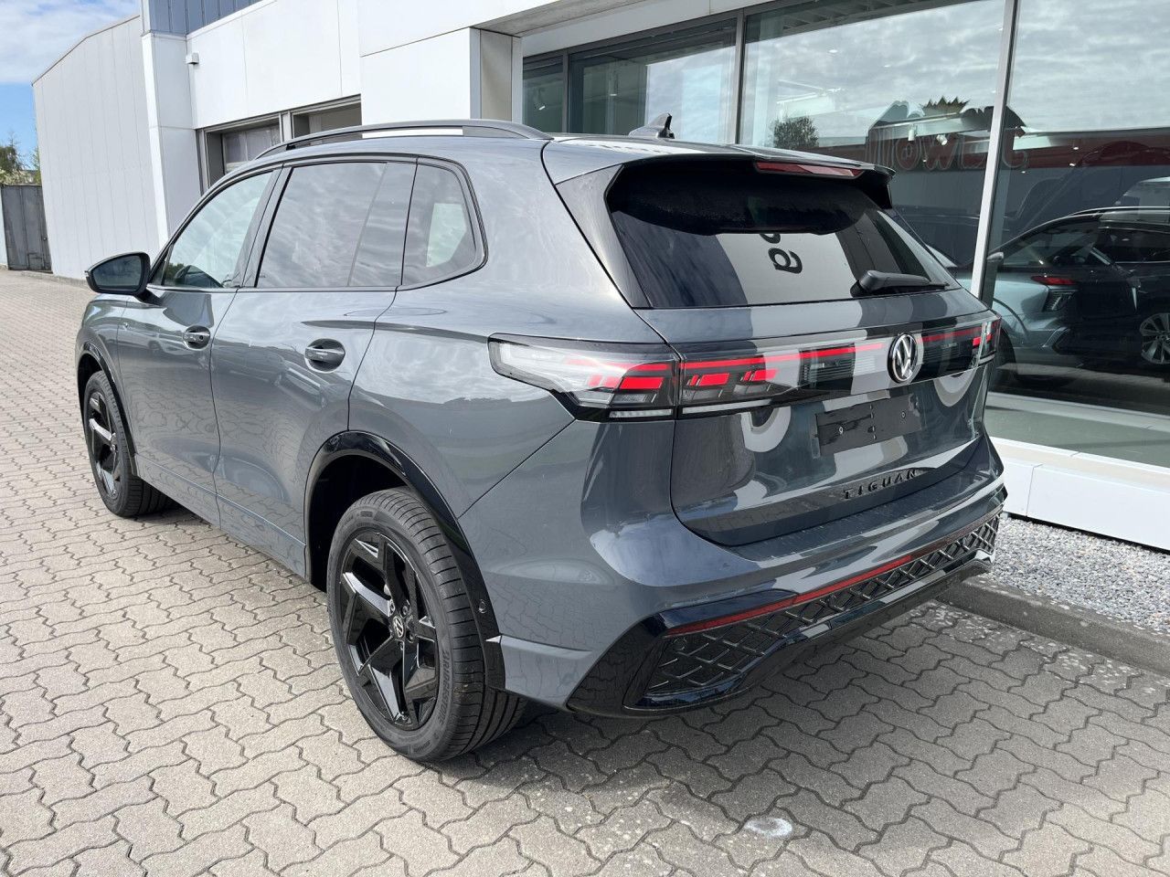Volkswagen Tiguan R-Line 2.0 TDI DSG SCR 4MOTION Black