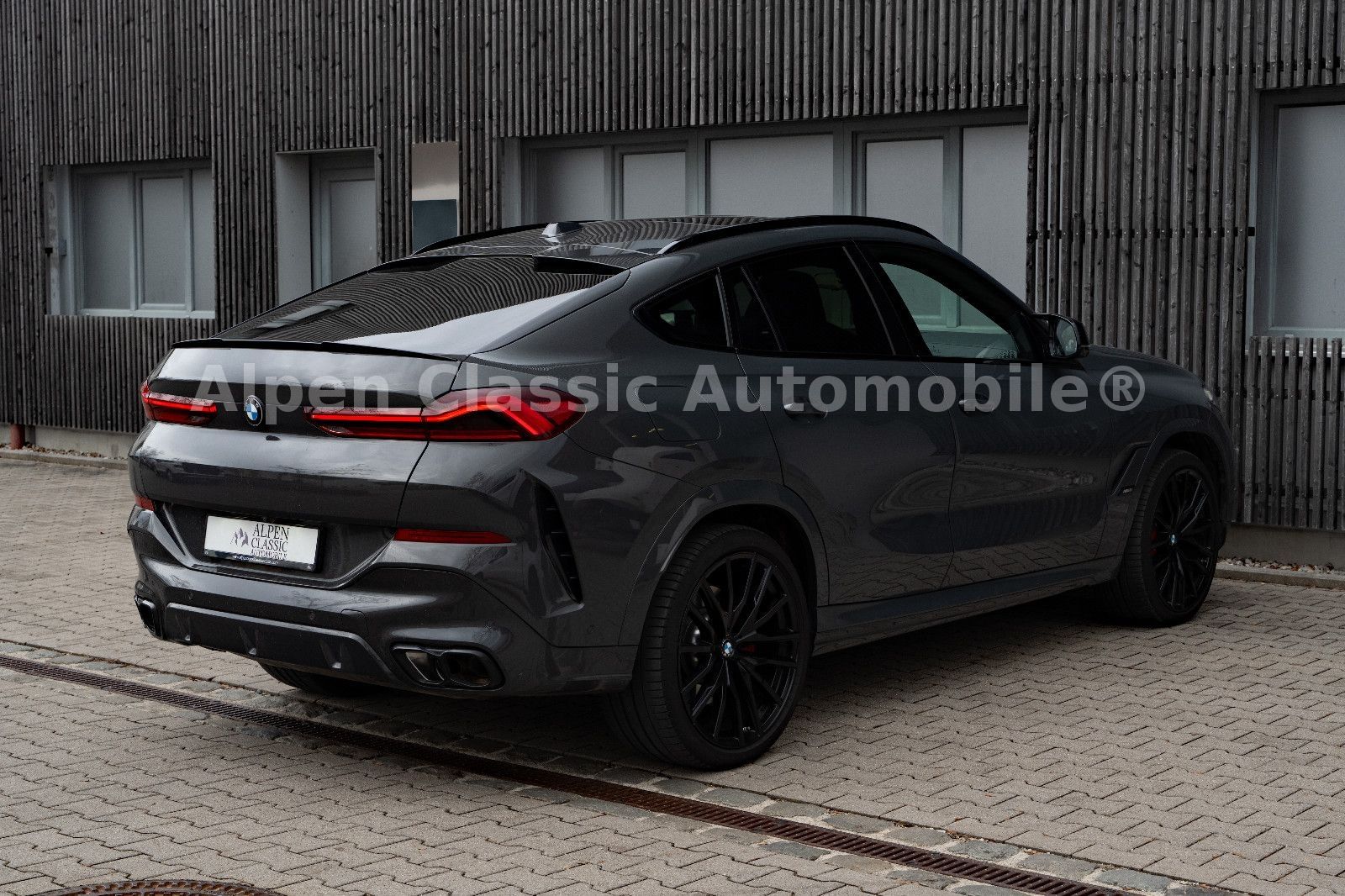 BMW X6 M60 i xDrive B&W, HUD, PANO, AHK, Massage