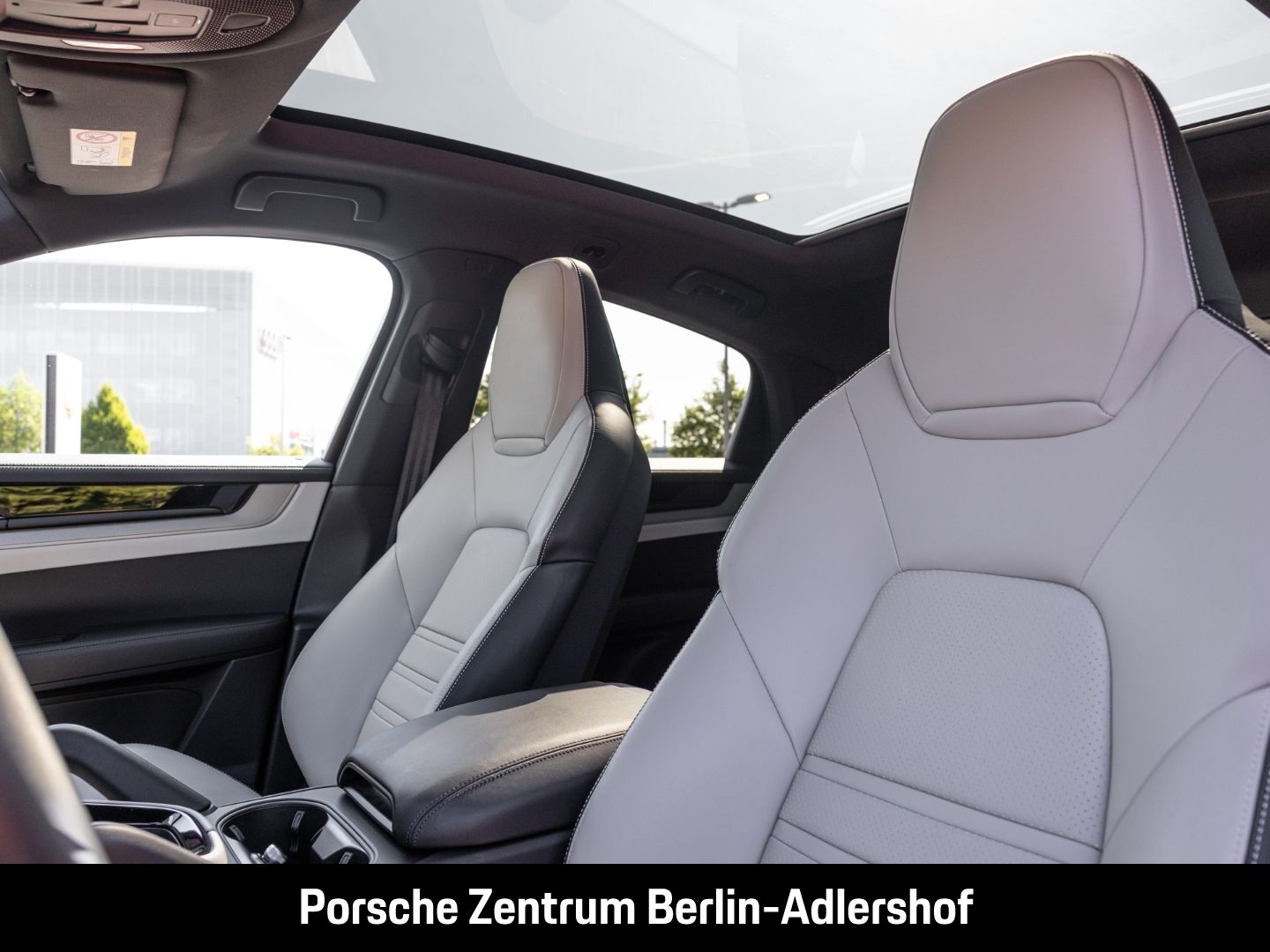 Porsche Cayenne E-Hybrid Coupe Panoramadach Luftfederung