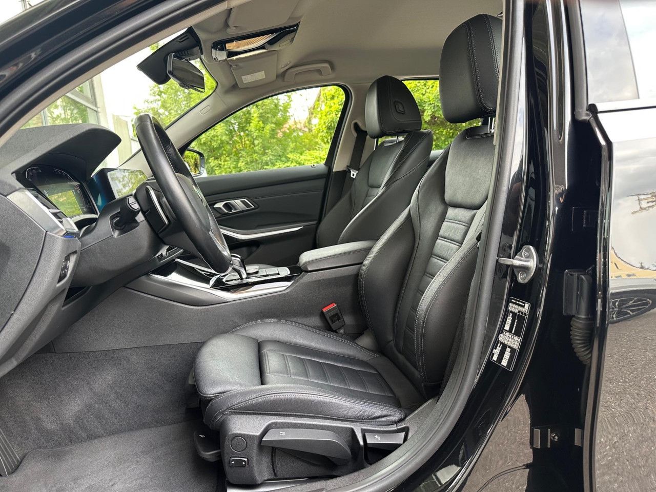 BMW 320d T. Sport - Samsaru's Car Outlet
