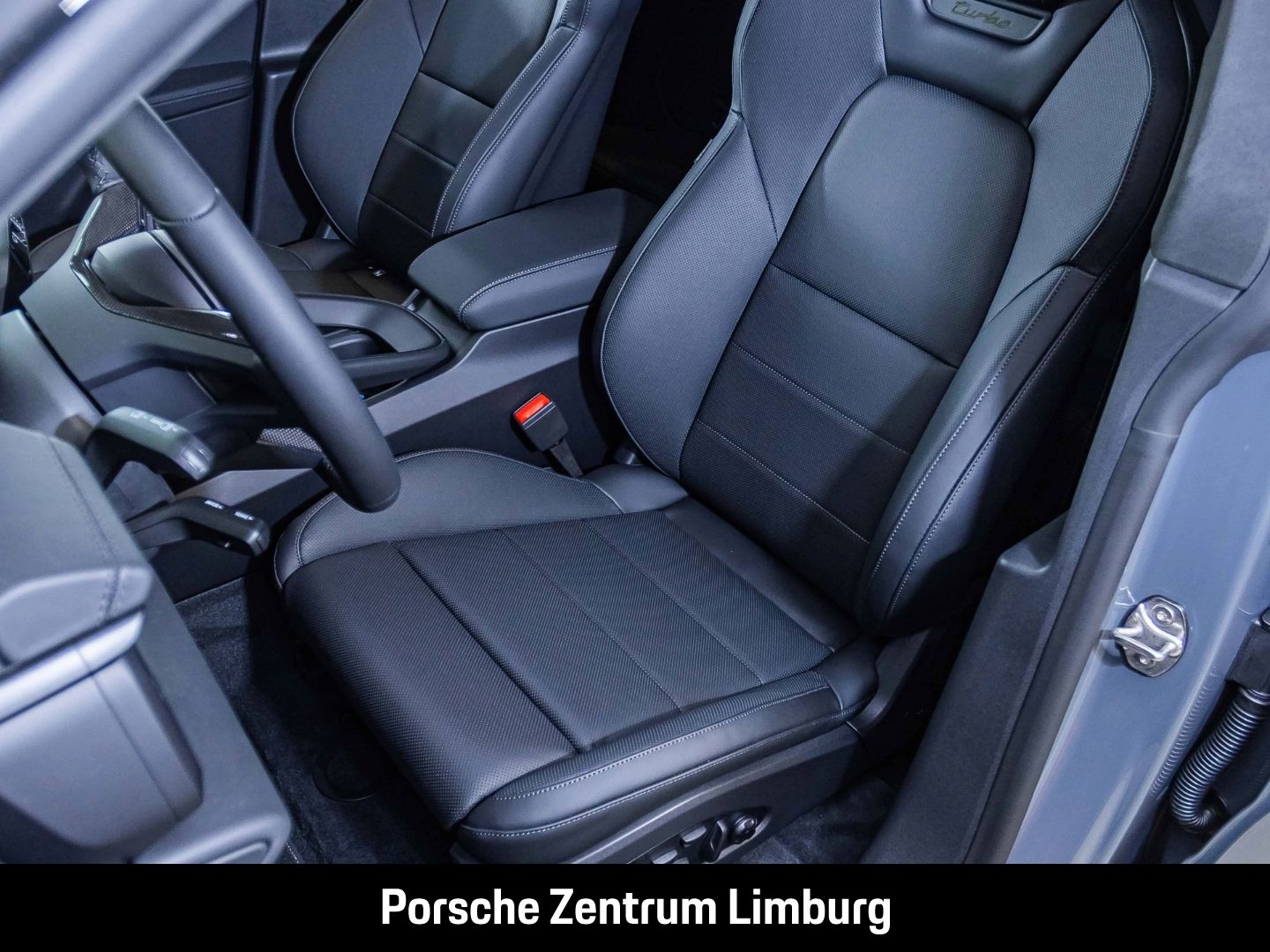 Porsche Macan Turbo BOSE Panoramadach Luftfederung LED