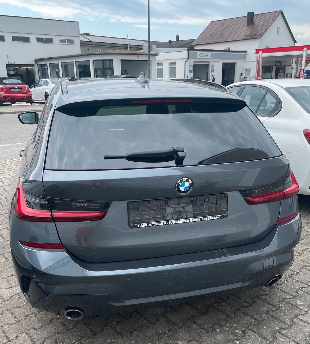 BMW 330 d xDrive M Sport - Samsaru's Car Outlet