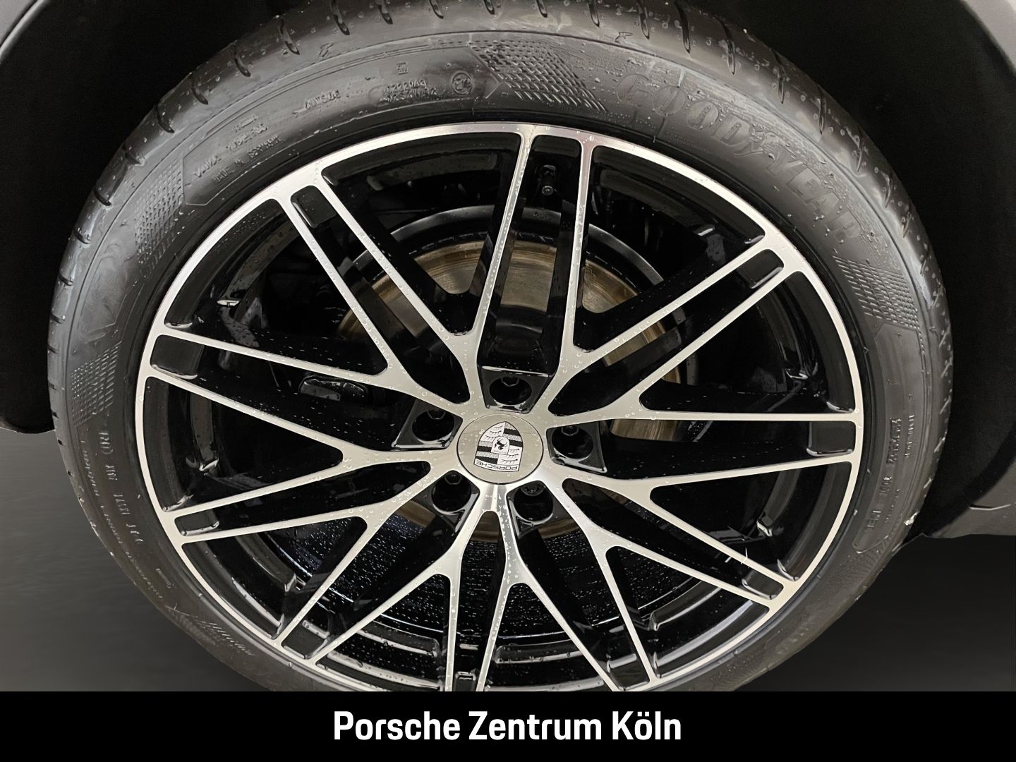 Porsche Macan 4S Electric Surround-View InnoDrive LED-Ma