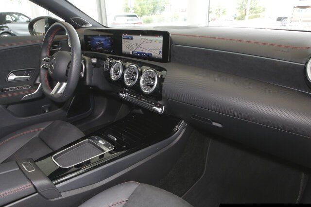 Mercedes-Benz CLA 250 4M Coupé AMG Line - Samsaru's Car Outlet