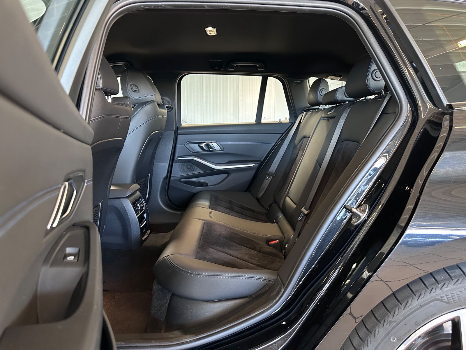 BMW 320d Touring M Sport - Samsaru's Car Outlet