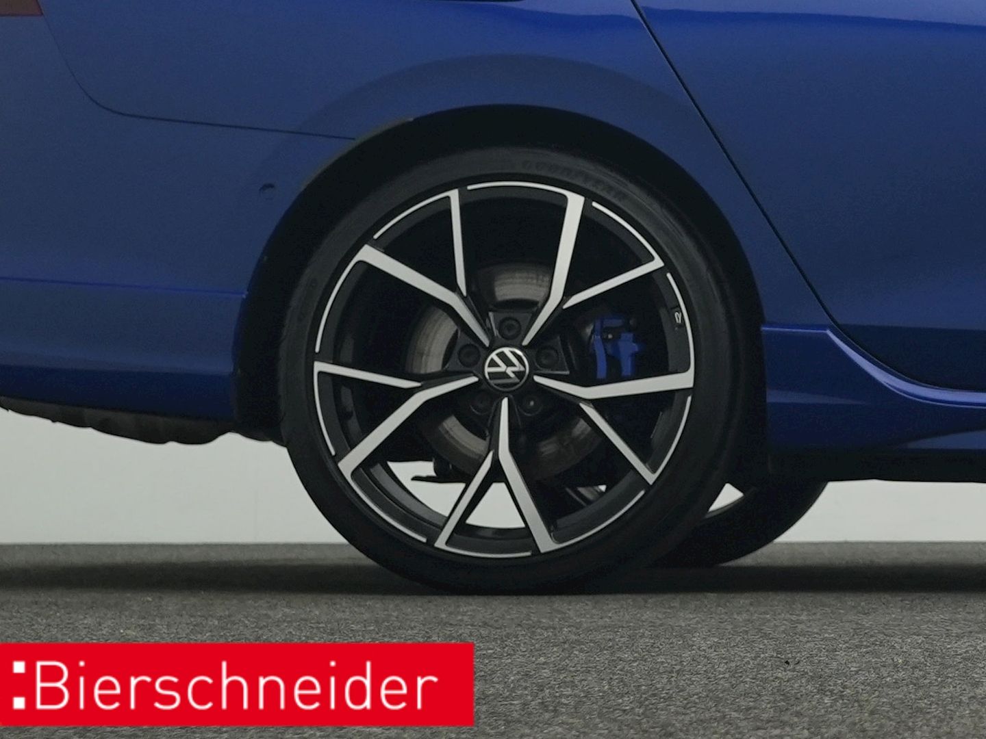 Volkswagen Golf R Var. 2.0 TSI DSG 4Mo. BLACK-STYLE AHK PAN