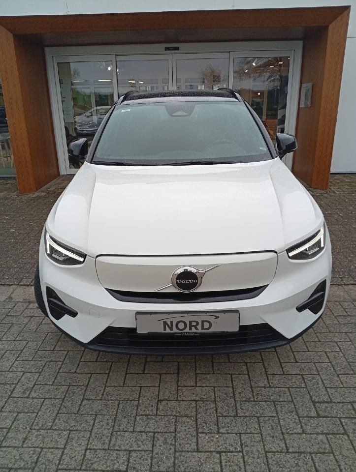 Volvo XC40 Twin Core Pure Electric AWD/AHK/GJR/Wärmepu