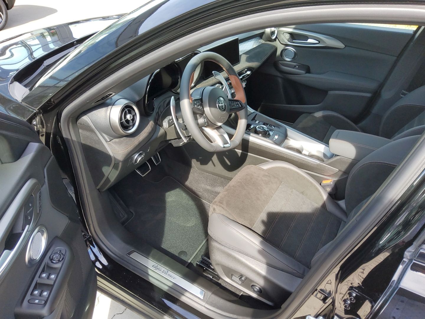 Alfa Romeo Tonale Intensa Sondermodell Navi, LHZ, 360°, 1,9