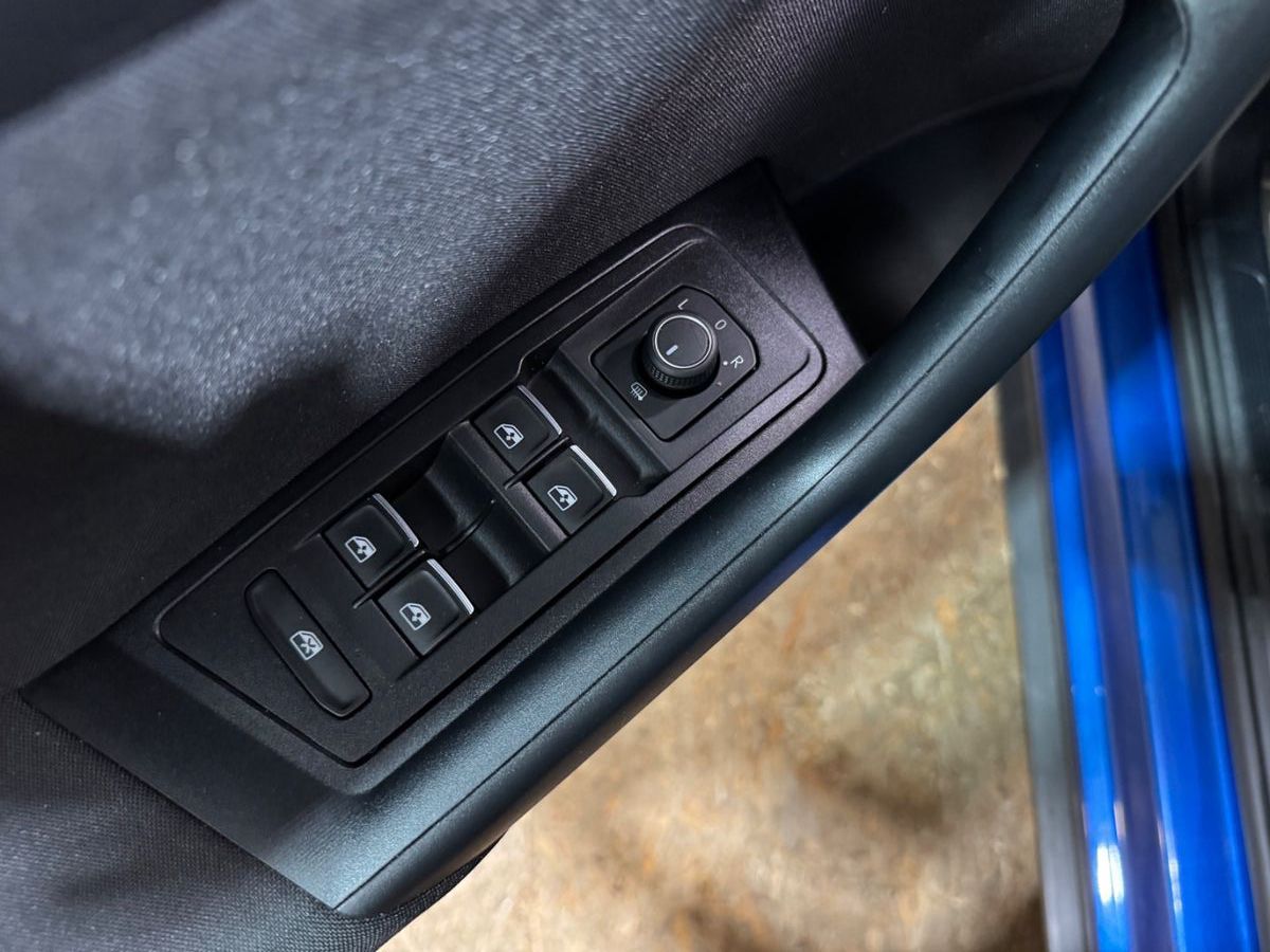 Volkswagen T-Roc Style 2.0 TDI DSG - Samsaru's Car Outlet