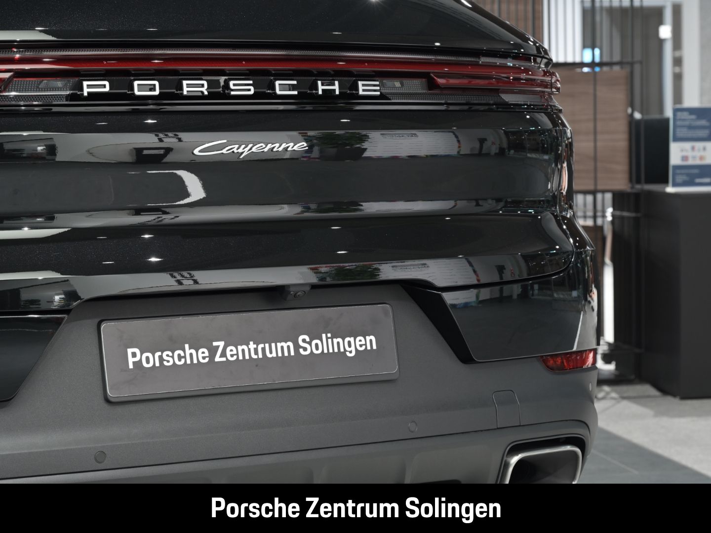 Porsche Cayenne E-Hybrid Panoramadach Bose Beifahrerdisp