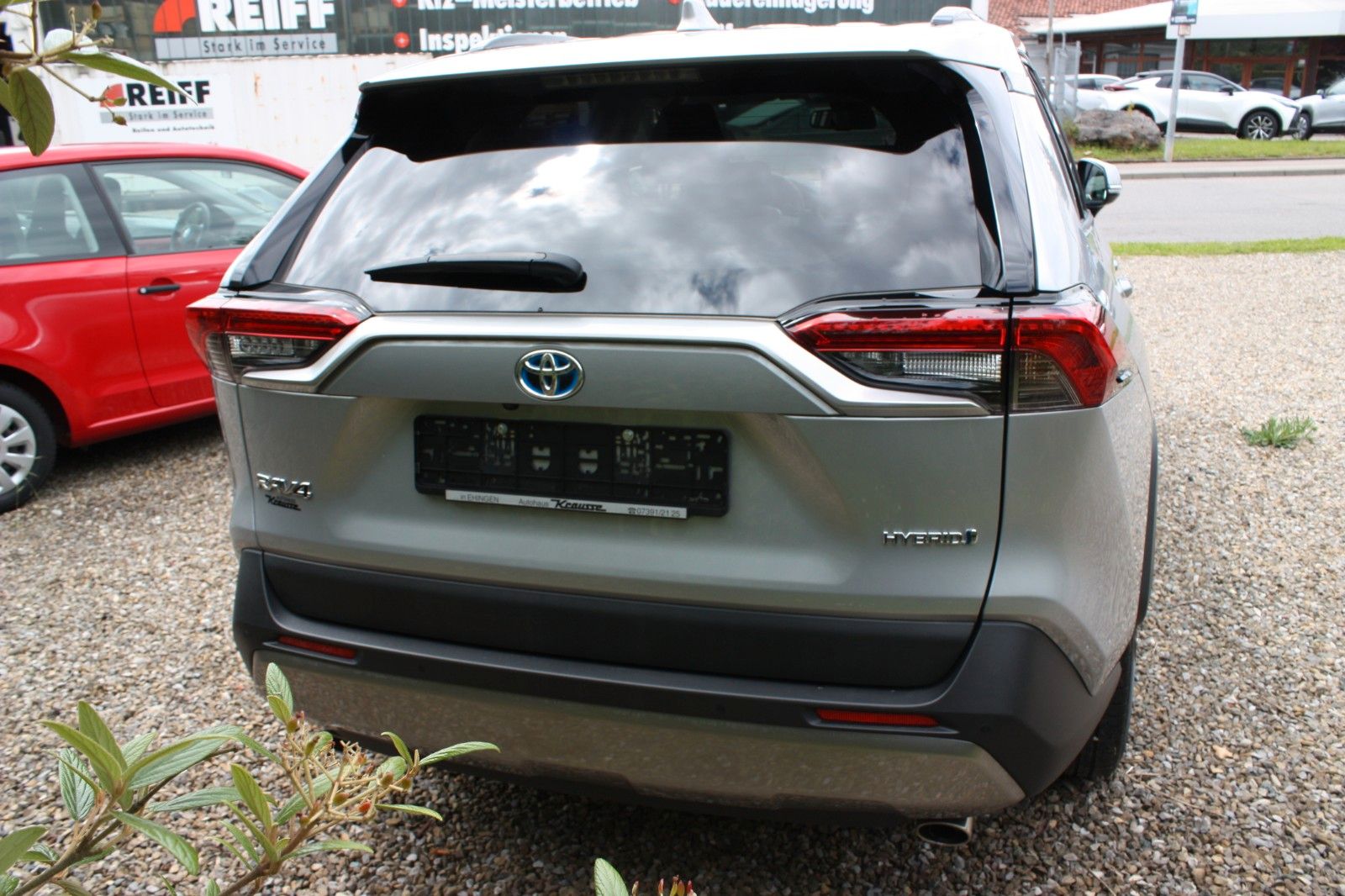 Toyota RAV4 2.5 Hybrid 4x4 - Samsaru's Car Outlet