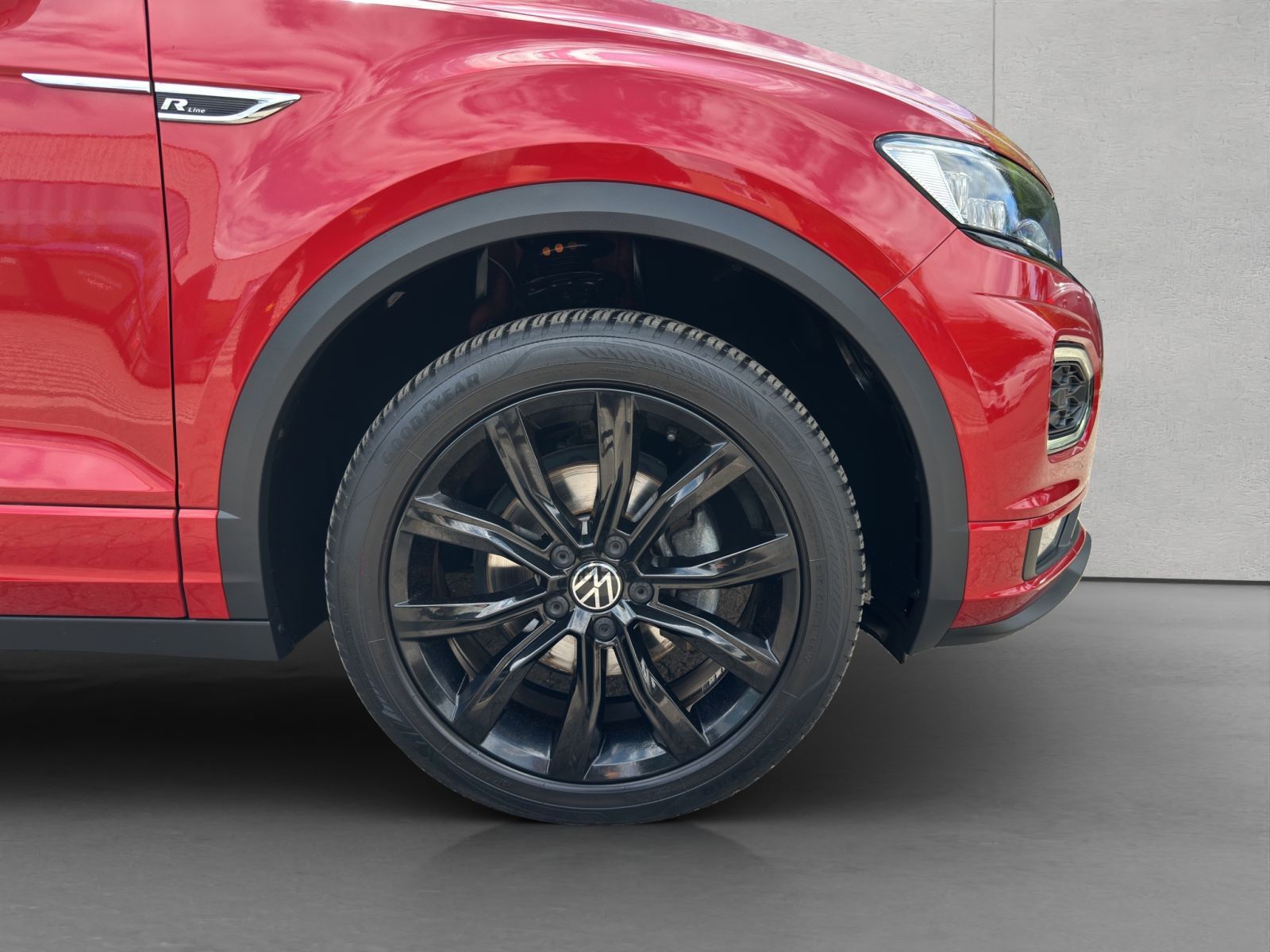 Volkswagen T-Roc 1.5 TSI DSG R-Line - Samsaru's Car Outlet