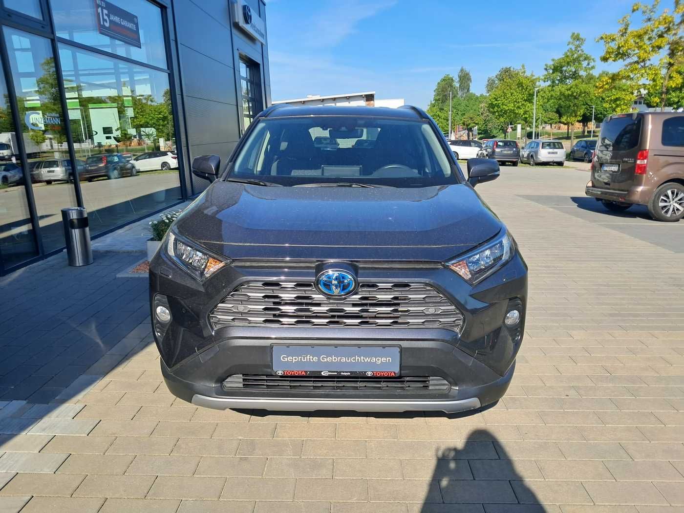 Toyota RAV4 Hybrid 4x4 - Samsaru's Car Outlet