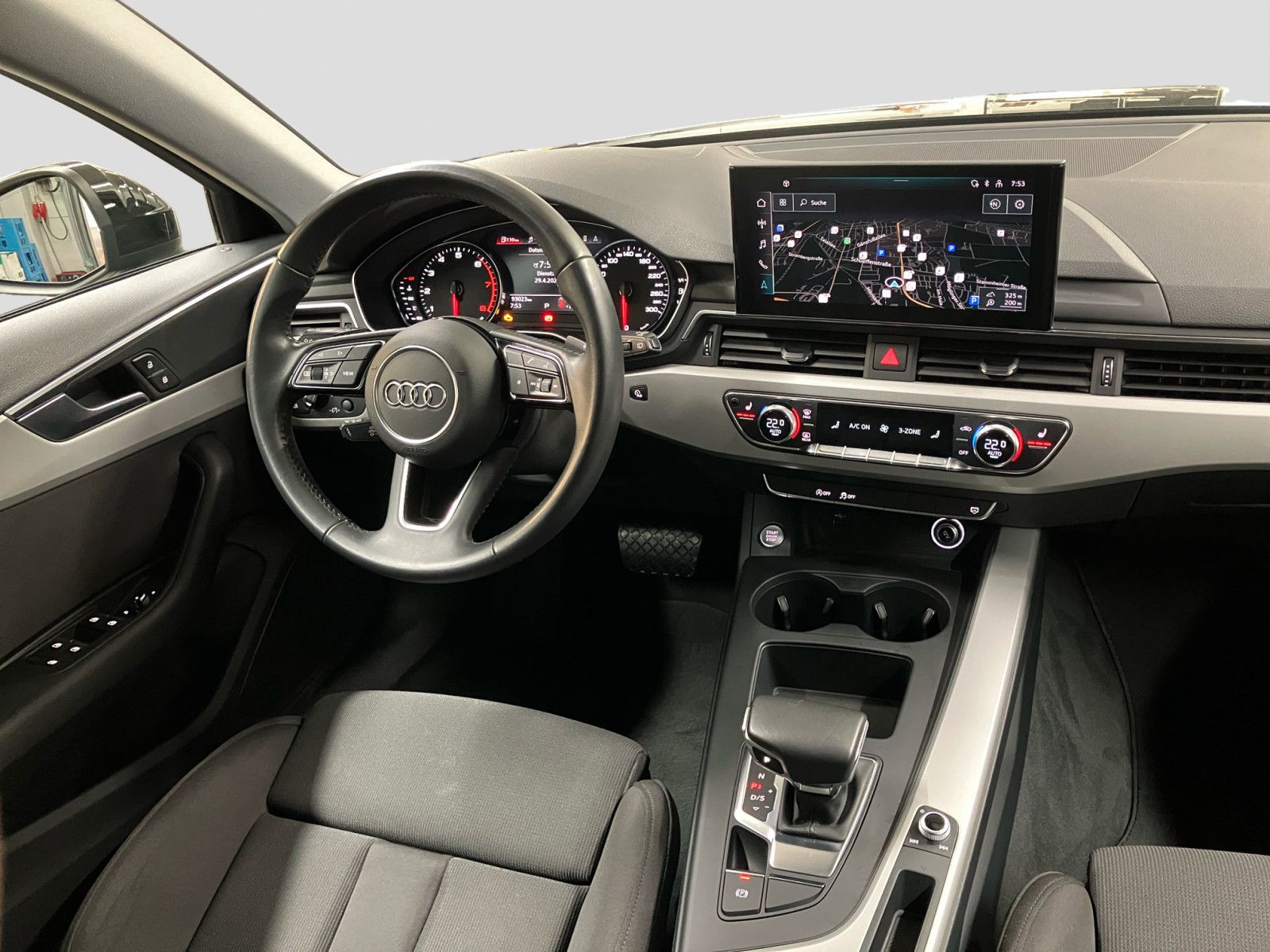 Audi A4 Avant 35 TFSI - Samsaru's Car Outlet