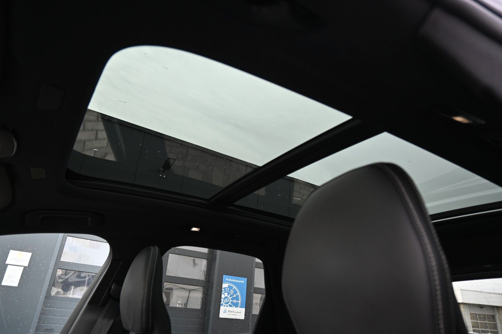 Volvo XC60 B4 AWD Ultimate Dark*LED*PANO*STHZ*