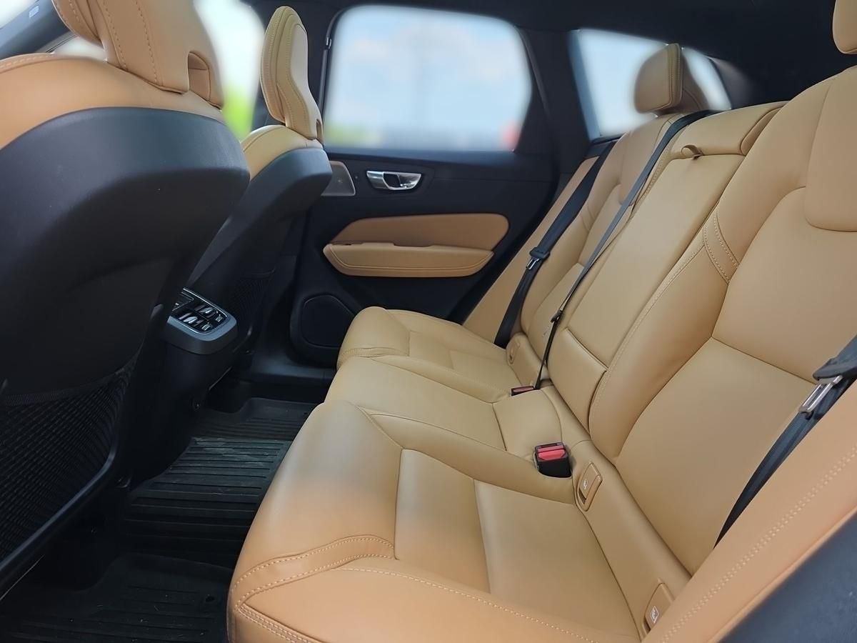 Volvo XC60 B5 AWD Diesel Ultimate Standhzg/360/Bowers/