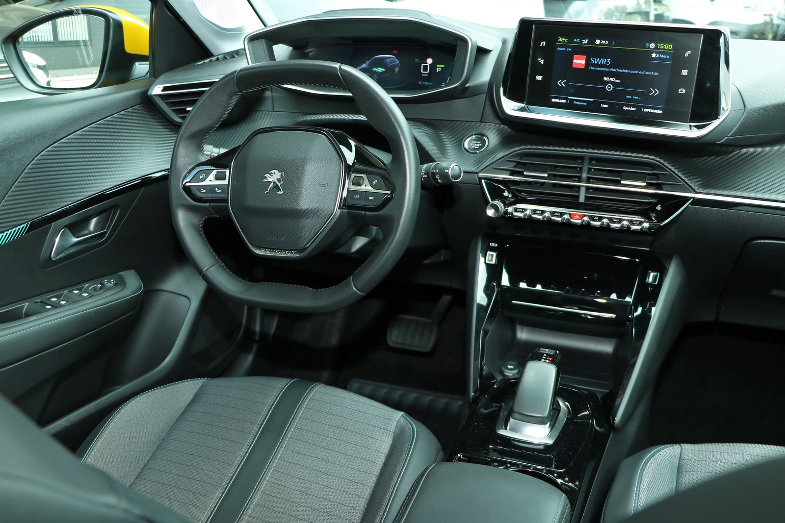 Peugeot E-208 e-Allure - Samsaru's Car Outlet