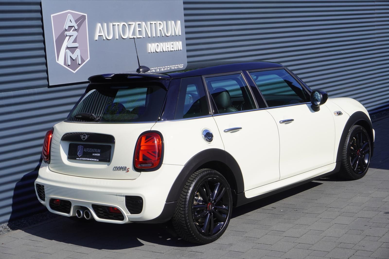 MINI COOPER S - Samsaru's Car Outlet