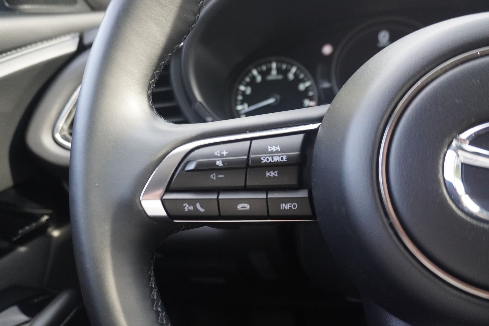 Mazda CX-30 2.0 M-Hybrid Exclusive-Line LED 360° AHK