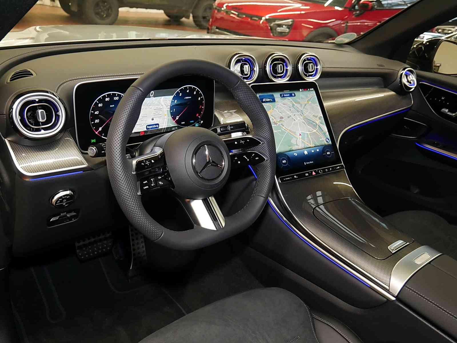 Mercedes-Benz GLC 300 4MATIC AMG MBUX Night Ambiente LED Pano