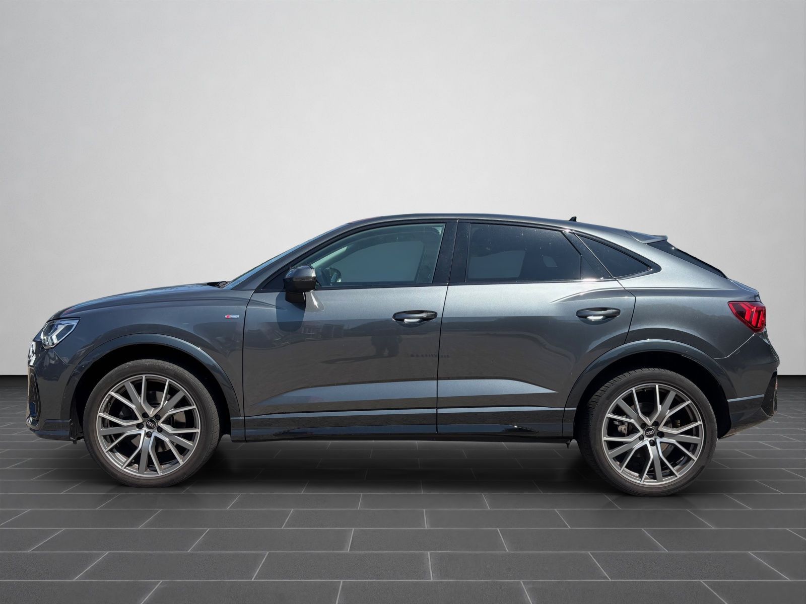 Audi Q3 Sportback S line 40 TFSI S-TRONIC - Samsaru's Car Outlet