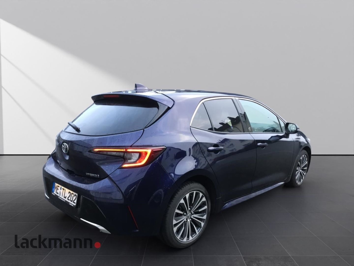 Toyota Corolla 1.8 Hybrid - Samsaru's Car Outlet