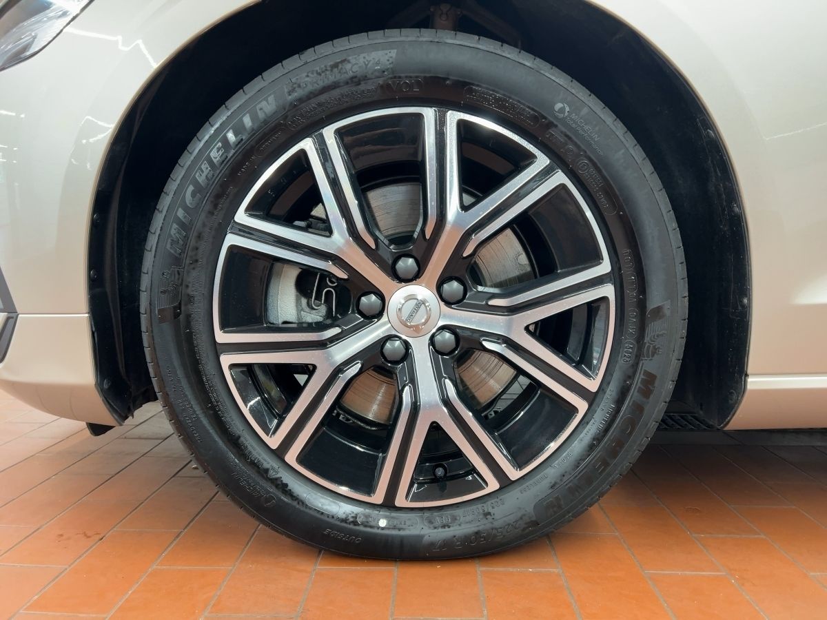 Volvo S60 INSCRIPTION B4