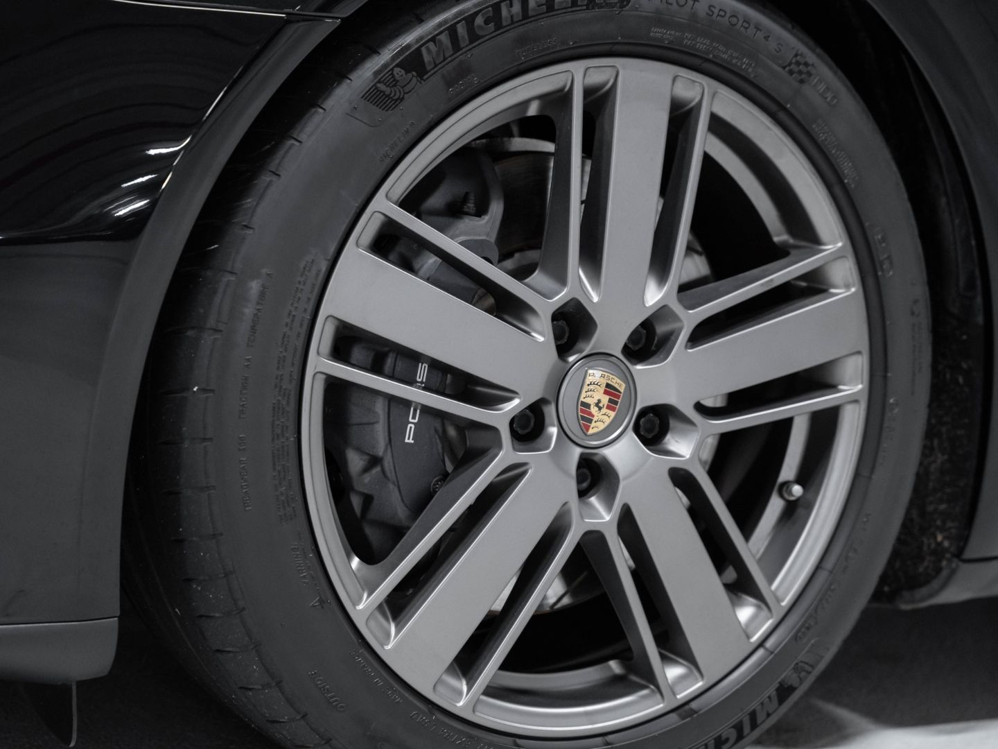 Porsche Panamera 4 E-Hybrid Platinum Edition HeadUp