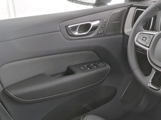 Volvo XC60 Ultra Black Edition Recharge Plug-In Hybrid