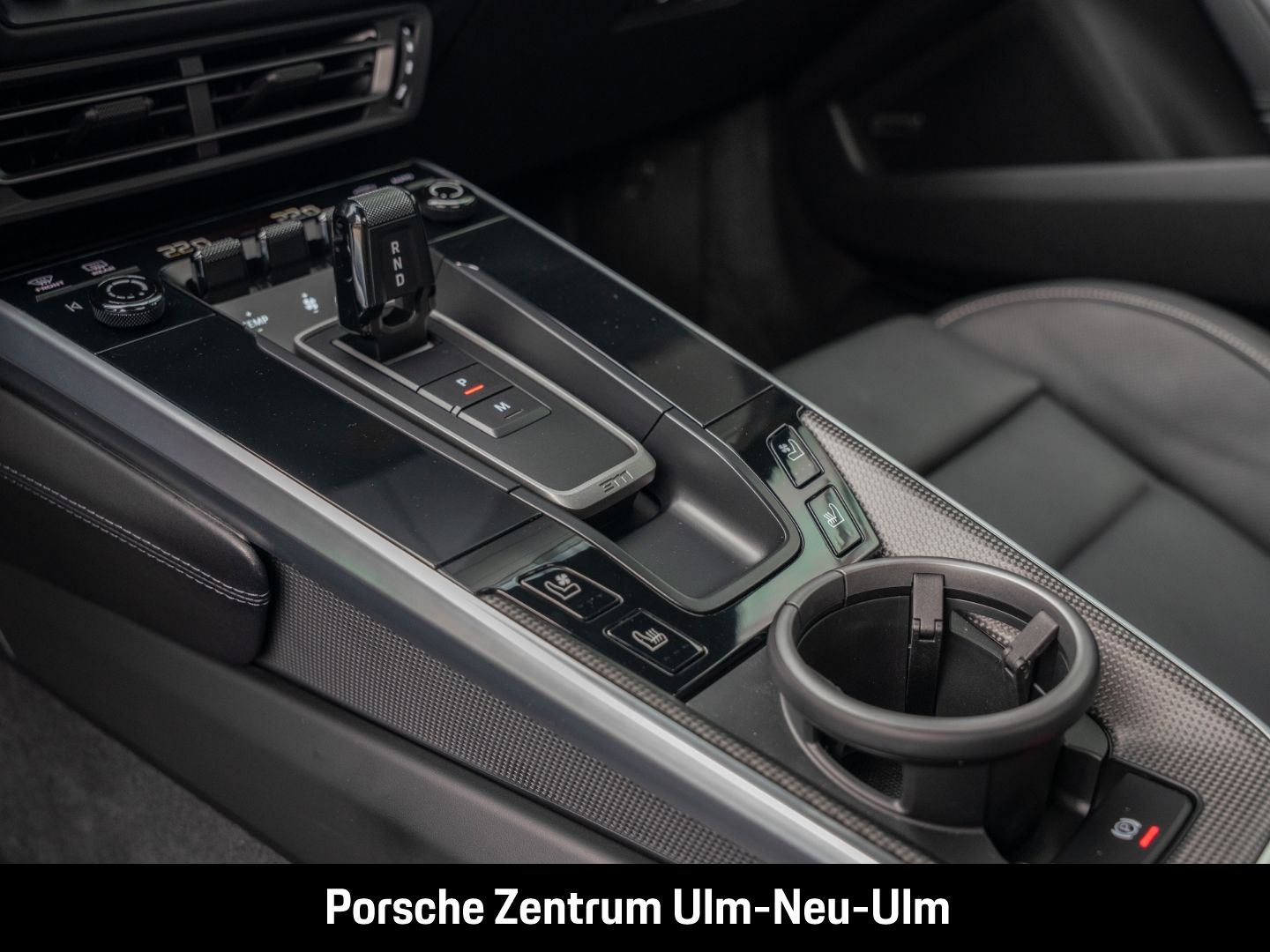 Porsche 992 911 Turbo S Pythongrün Sportabgasanlage LED