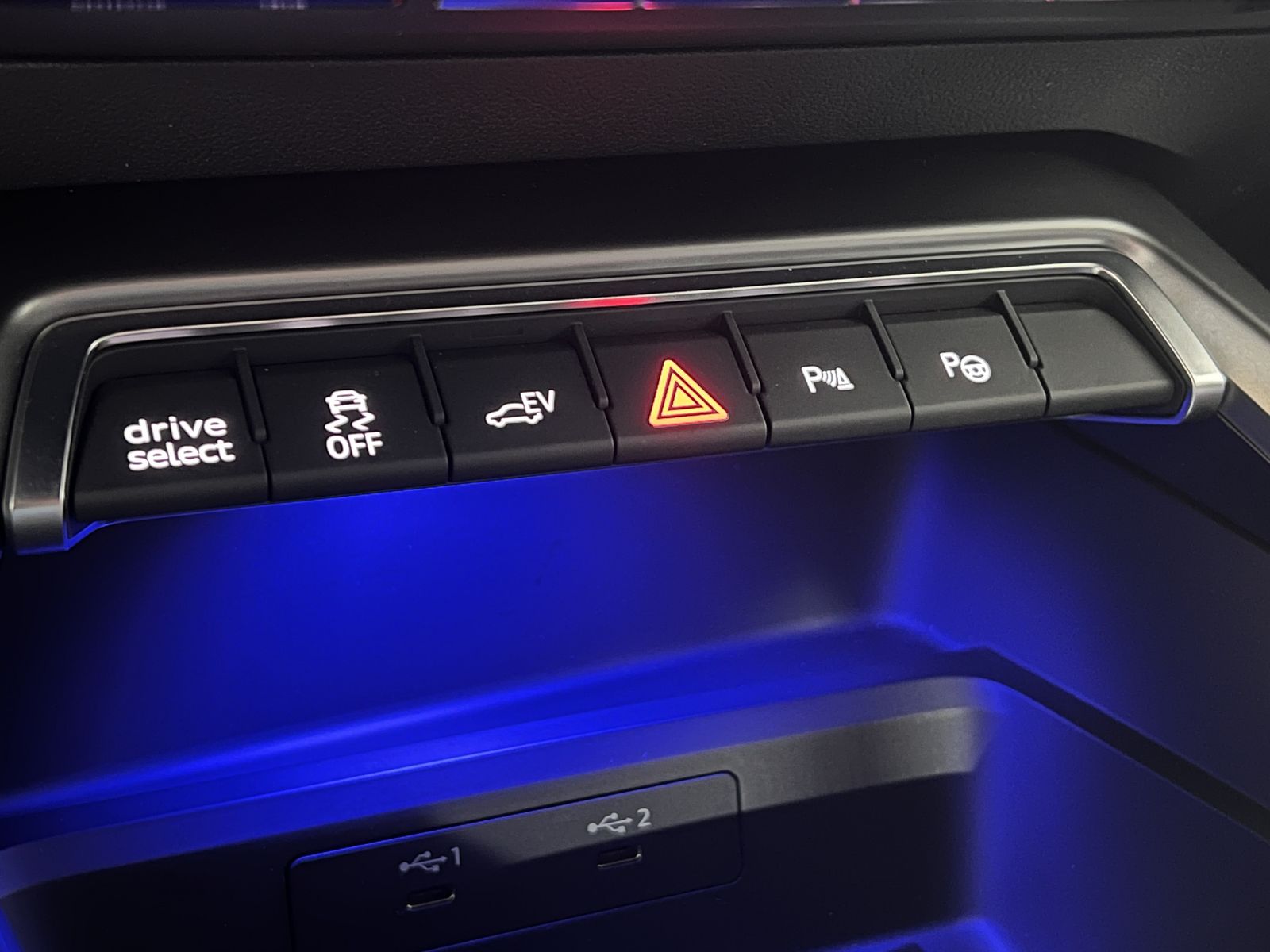 Audi A3 40 TFSIe S-line - Samsaru's Car Outlet