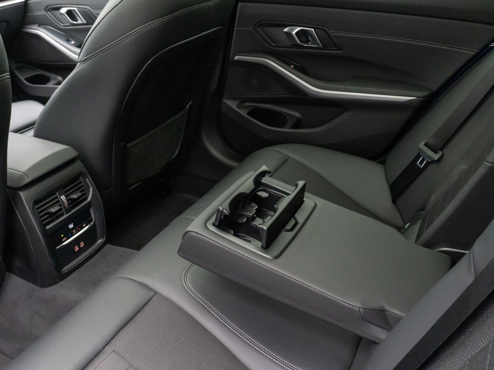 BMW 330i xD - Samsaru's Car Outlet