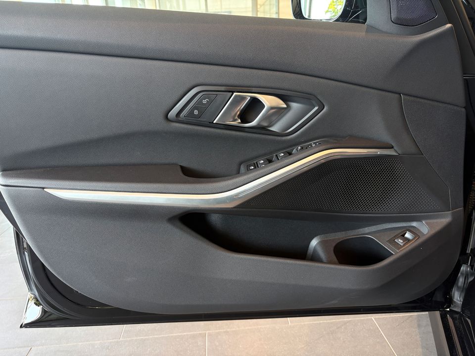 BMW 320d xDrive Touring Automatic Innovationsp. HIFI